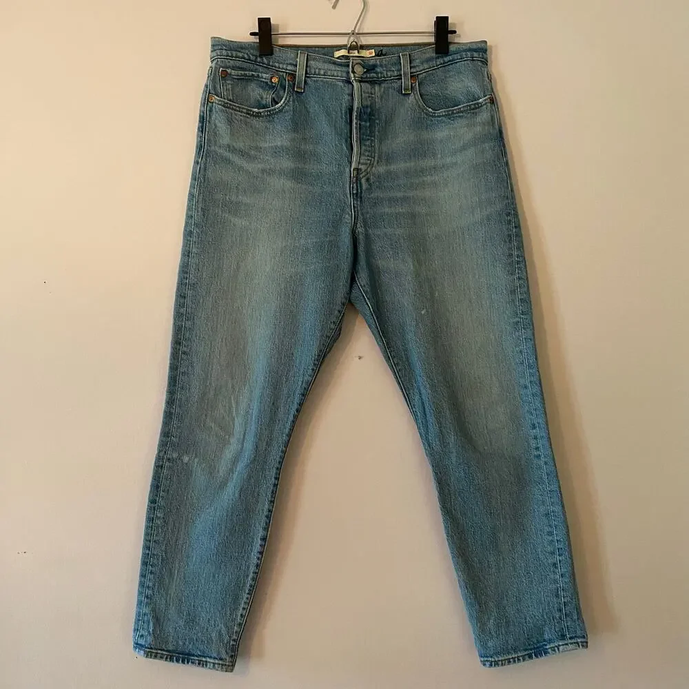 Levi's Premium Wedgie High Rise Straight Leg Jeans Button Fly Medium Wash 32
